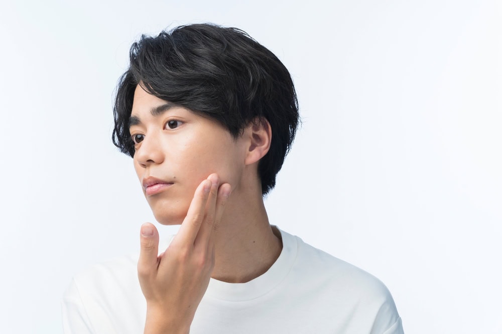 การฉีดฟิลเลอร์ผู้ชาย-ฟื้นฟูโครงสร้างใบหน้า-ลดปัญหาหน้าไม่คมชัด
